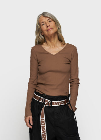 v-neck long sleeve ballet top | truffle