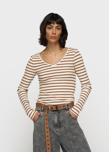 v-neck long sleeve top | ecru/suede