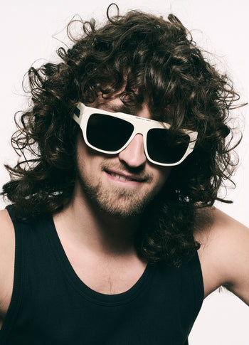 the iconic sunglasses | ecru