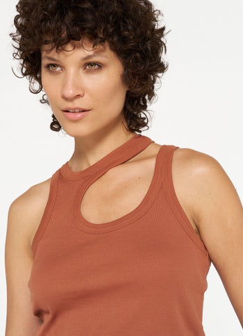 cut out tank top rib | saddle brown