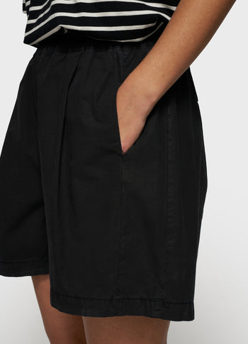 THE PROUD BERMUDA | black