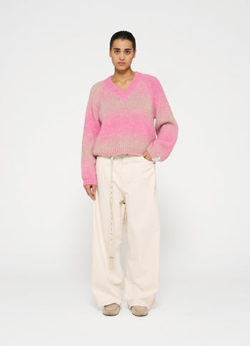 v-neck sweater gradient knit | pink