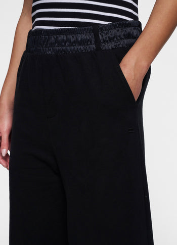 THE WIDE JOGGER | black