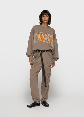 pleated belt jogger | moonrock