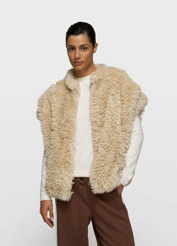 fluffy gilet | pearl