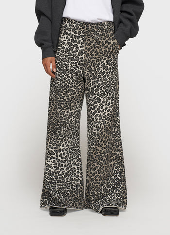 wide leg jogger leopard | soft white melee