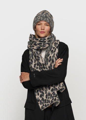 knit beanie leopard | soft white melee