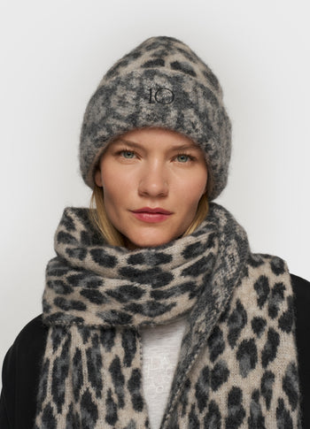 knit scarf leopard | soft white melee
