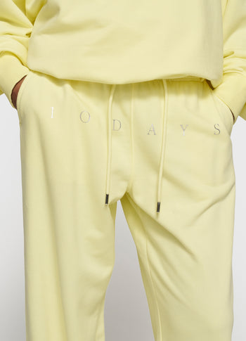 bar jogger logo | pastel yellow