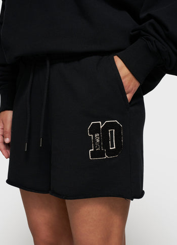 shorts 10 | black