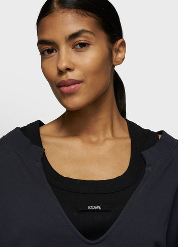 v-neck double sweater | dark navy