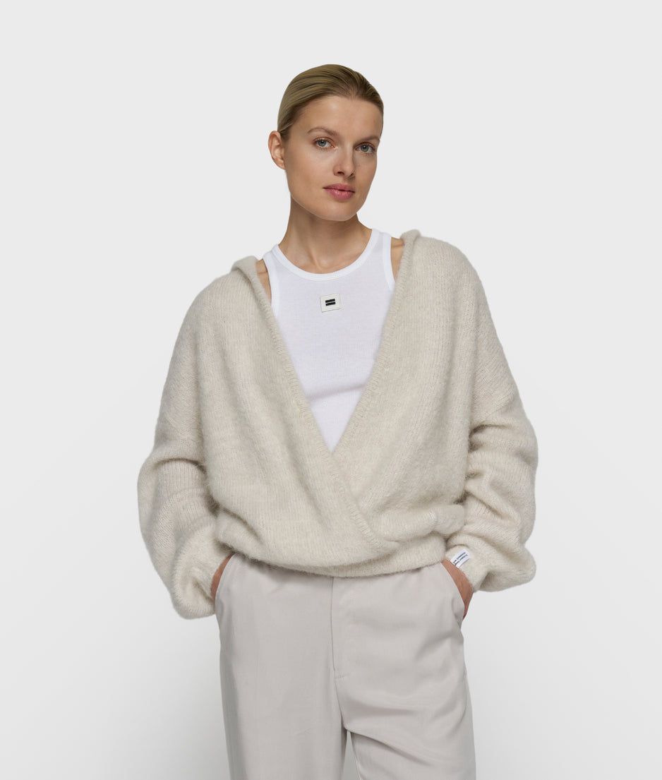 Kapuzenstrickpullover mit Lurex | ecru
