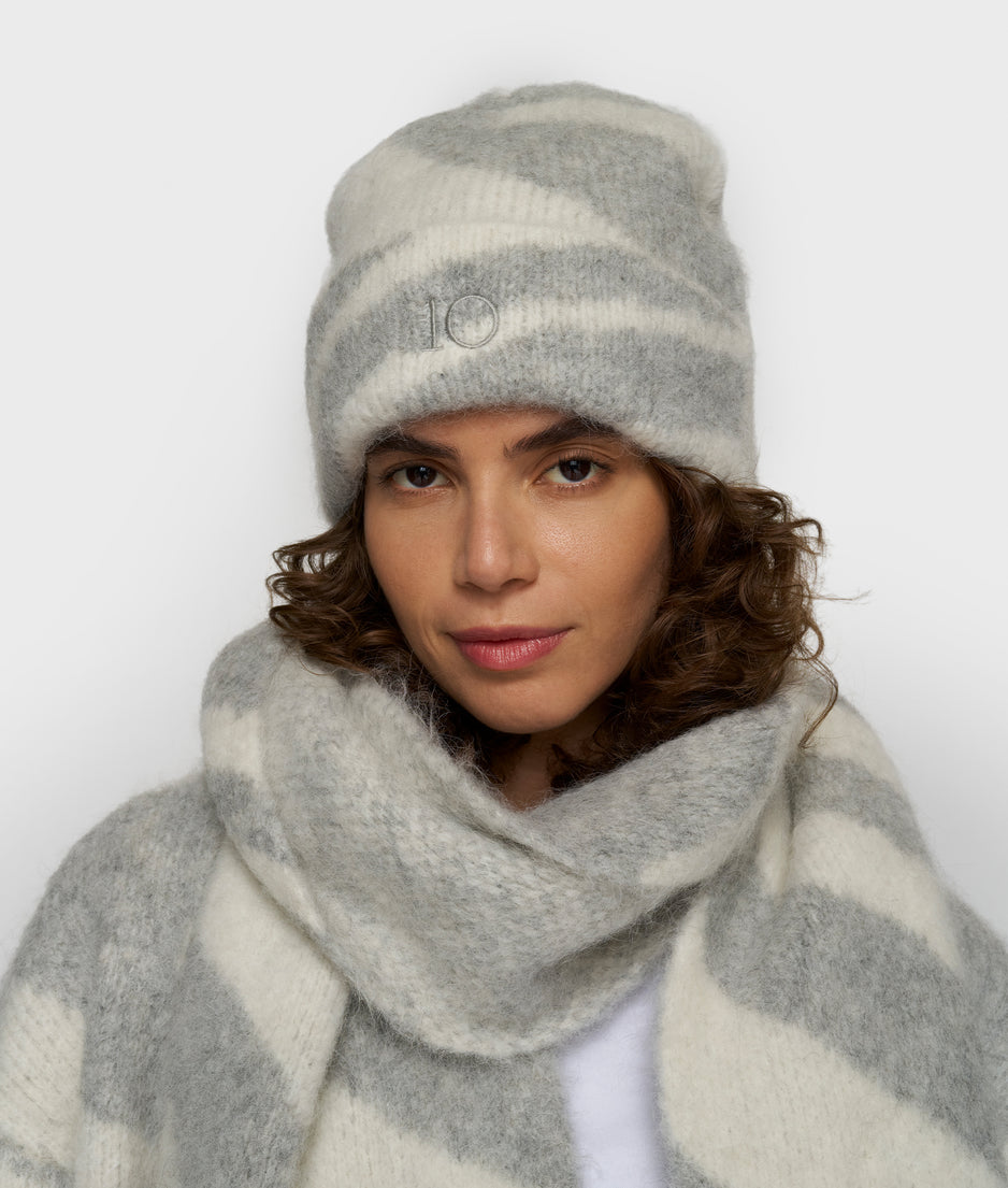 Zebra Beanie | ecru