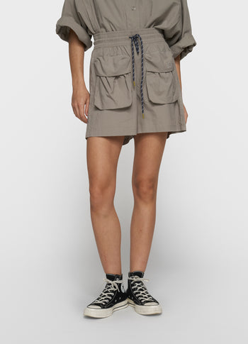 crinkle utility shorts | fog