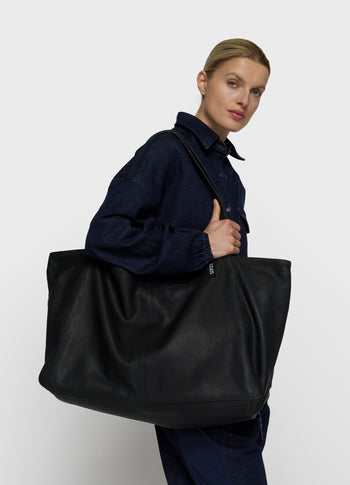 Shopper aus Leder | black