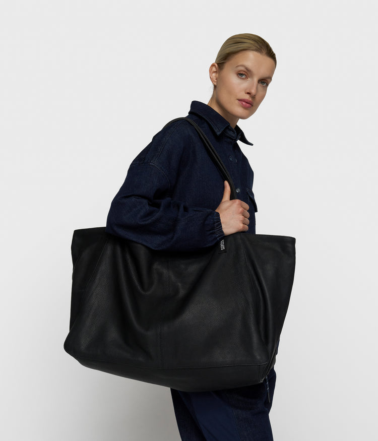 Shopper aus Leder | black