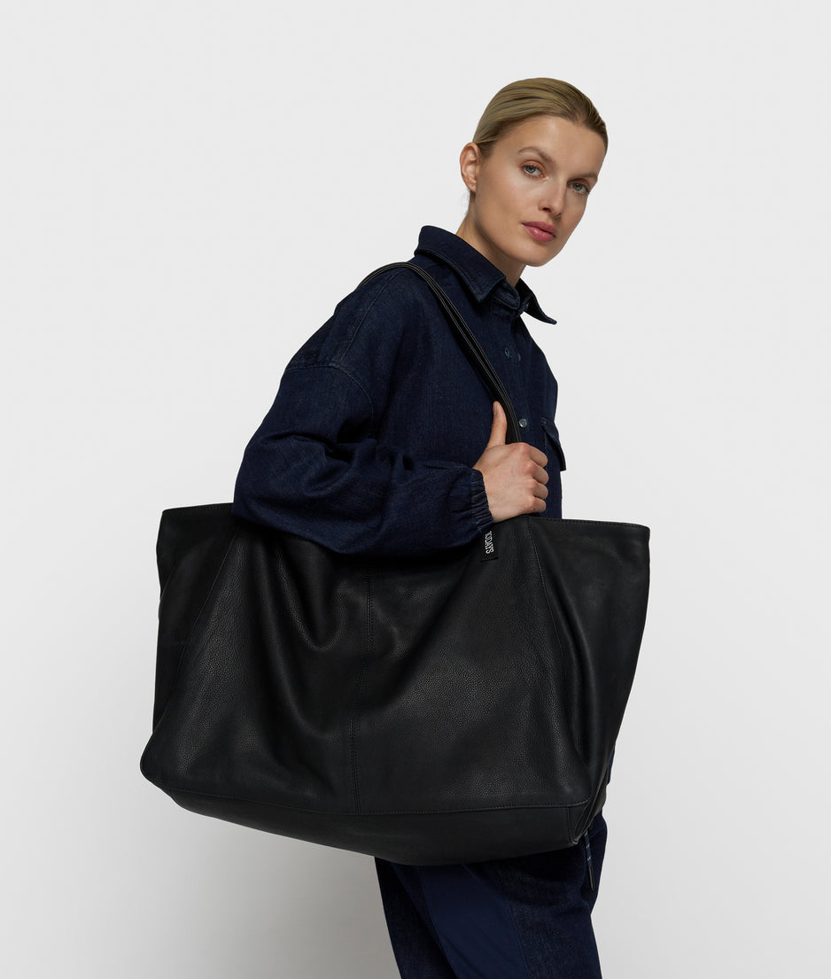 Shopper aus Leder | black