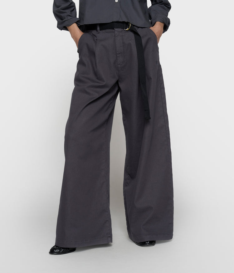 Weite Hose aus Jog Twill | steel blue