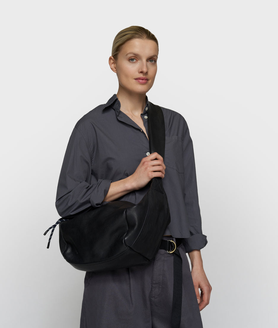Banana Bag aus Leder | black