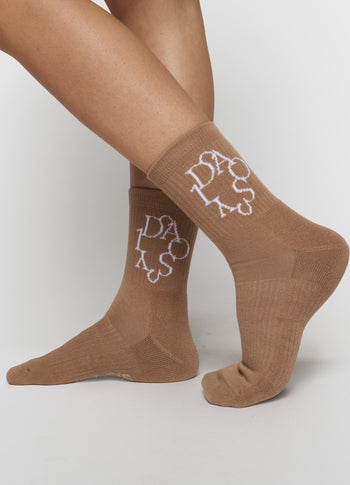socks curly 10 | light fudge