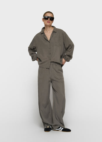 banana pants lyocell | dark fog