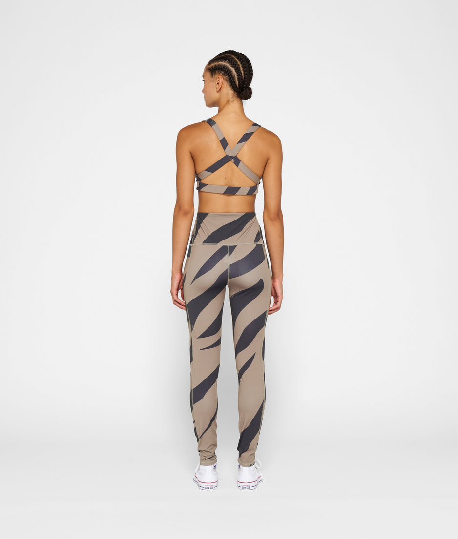 sporty bra zebra | warm taupe