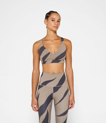 sporty bra zebra | warm taupe