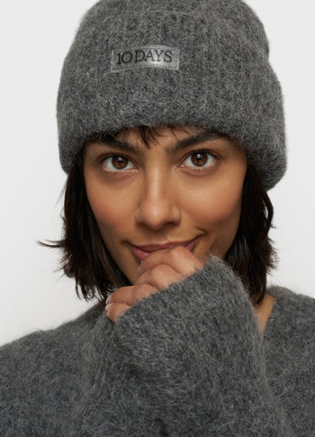 hairy knit beanie | antra melee
