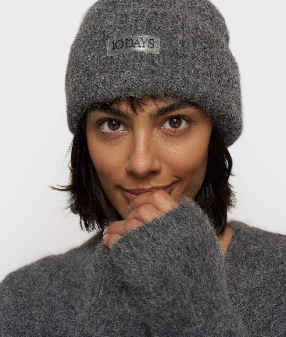 hairy knit beanie | antra melee