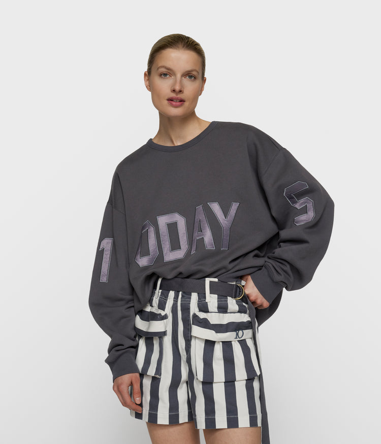 statement sweater logo | steel blue