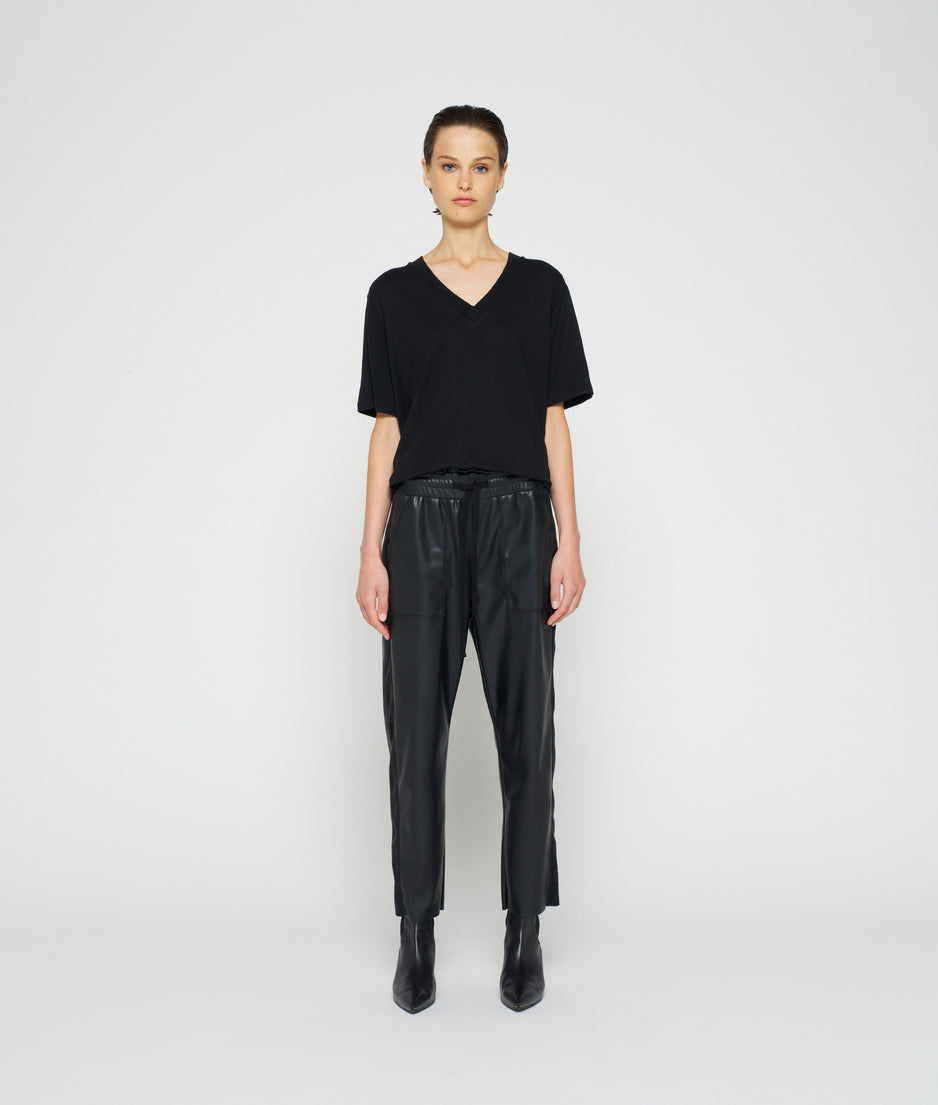leatherlook side panel jogger | black