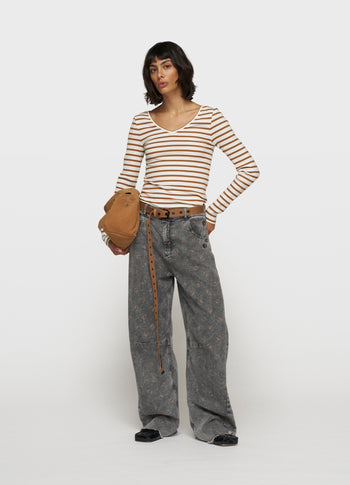 v-neck long sleeve top | ecru/suede