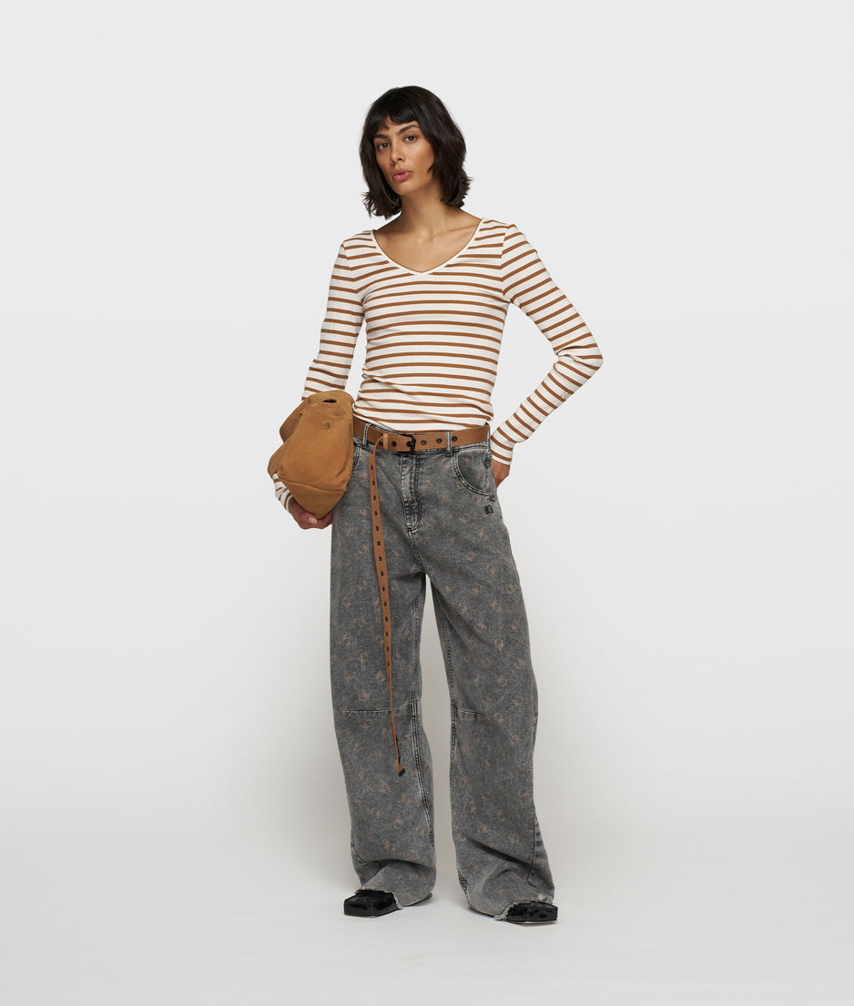 v-neck long sleeve top | ecru/suede