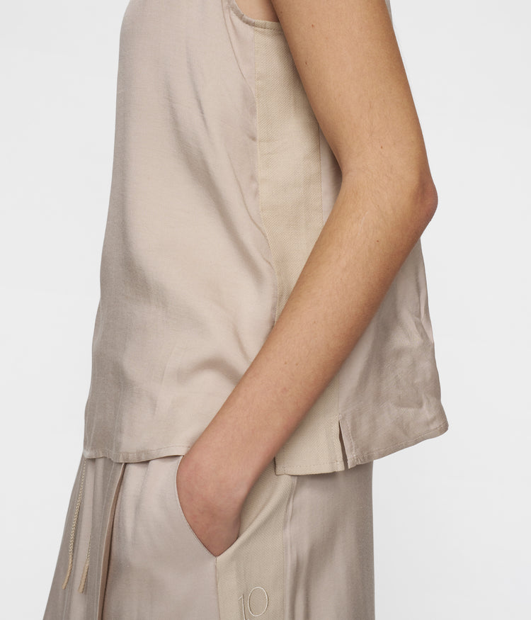 shiny tank top | rope