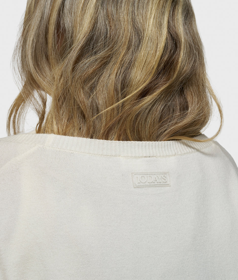 deep neck knit sweater | ecru