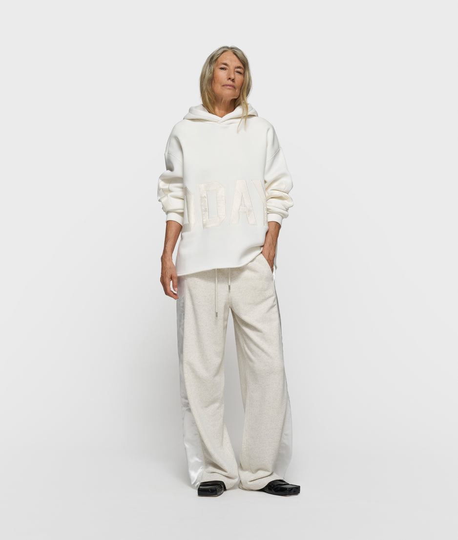 statement logo hoodie | ecru