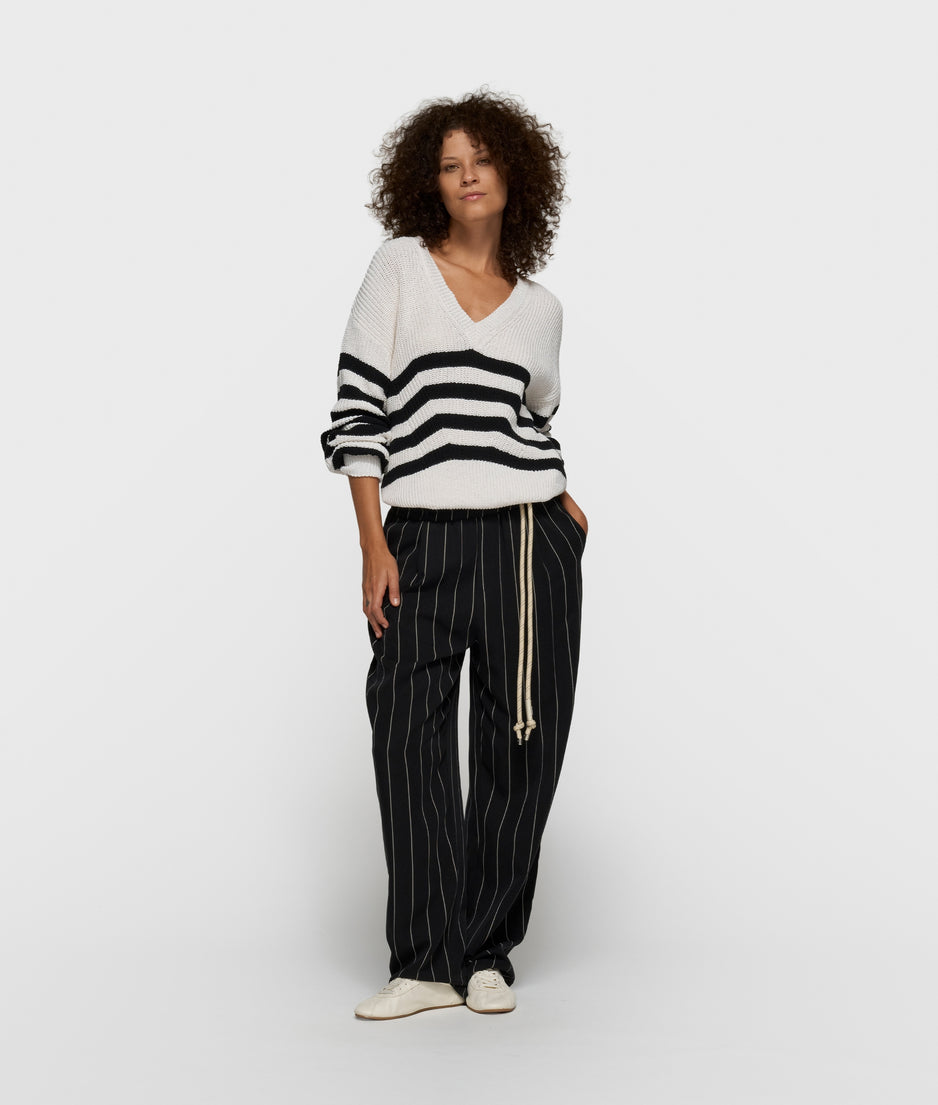 v-neck rib knit sweater | ecru