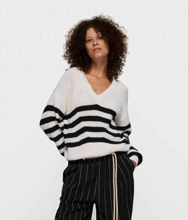 v-neck rib knit sweater | ecru