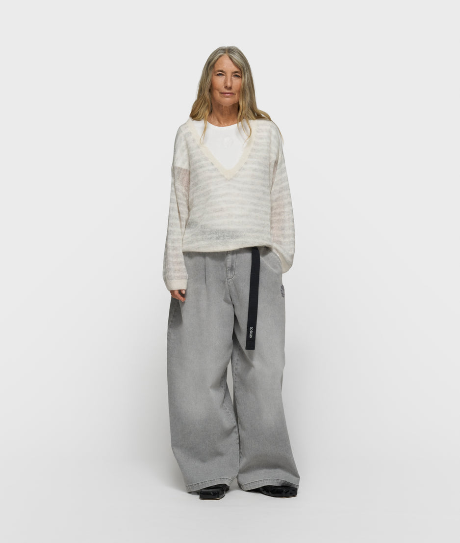 thin v-neck knit sweater | light grey melee/ecru