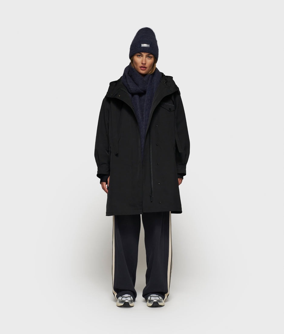 the famous raincoat | black