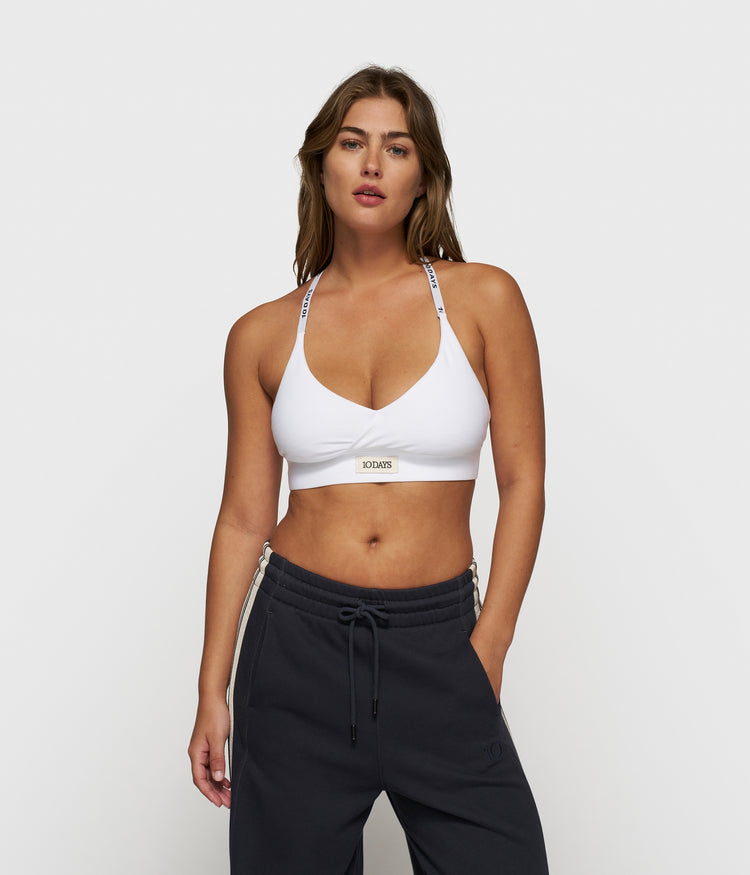 the BAR-BRA | white