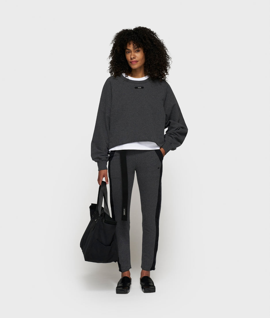 LA sweater | antra melee