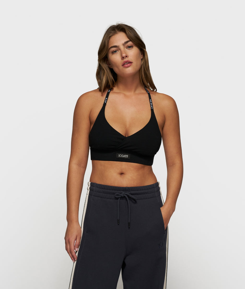 the BAR-BRA | black