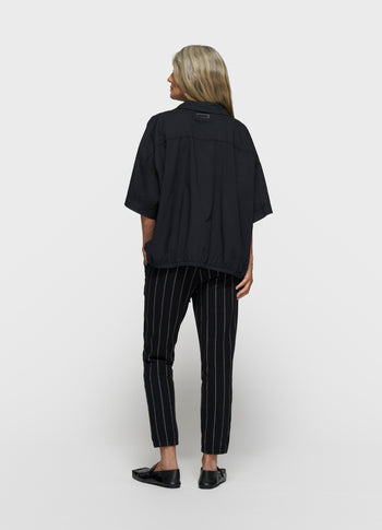 cropped jogger pinstripe | black