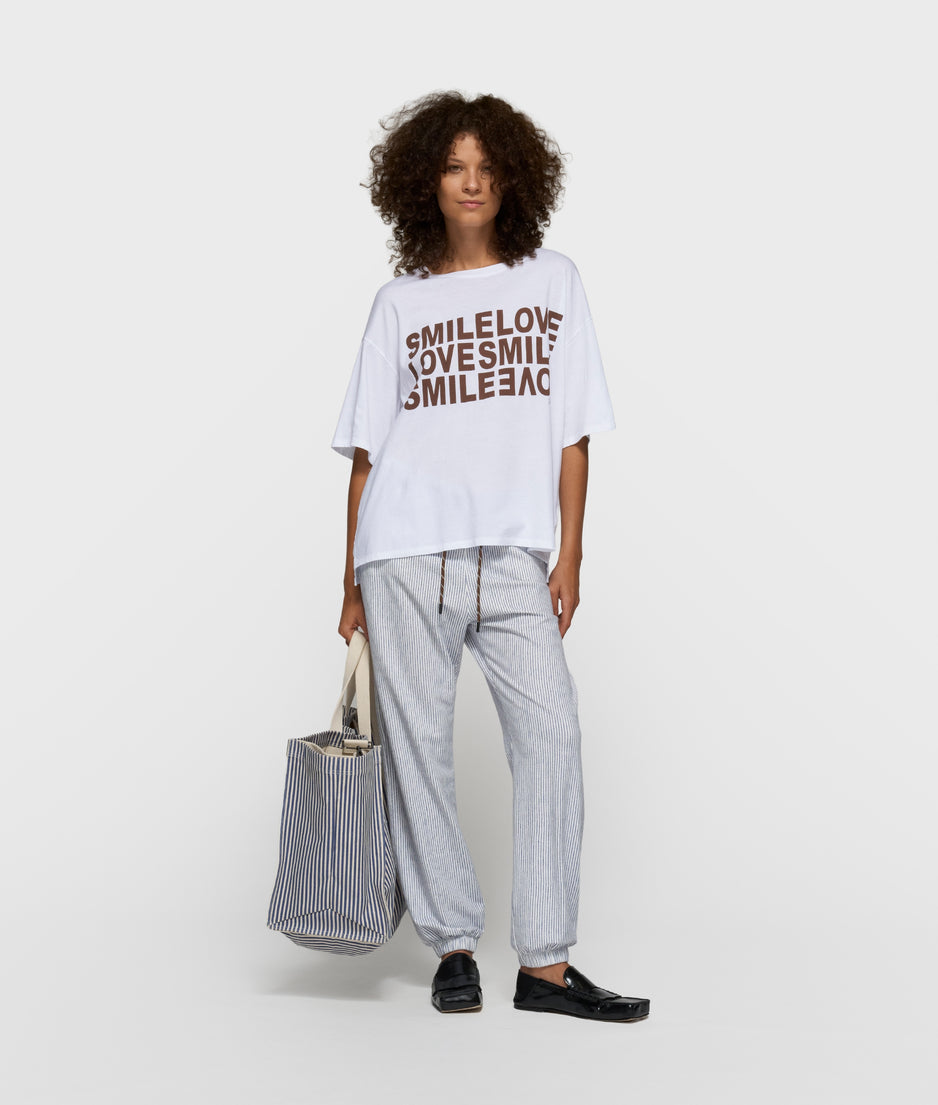 smile love tee | white