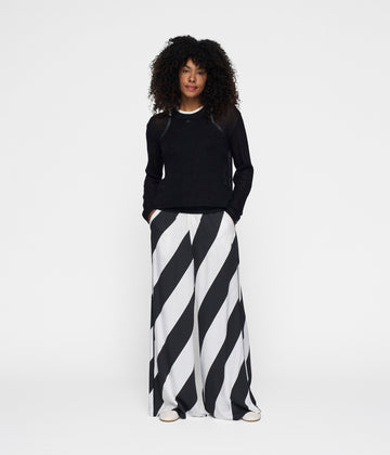 thin knit sweater | black