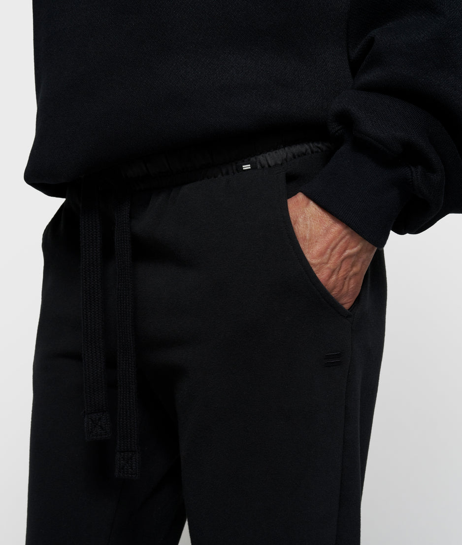 THE CROPPED JOGGER | black