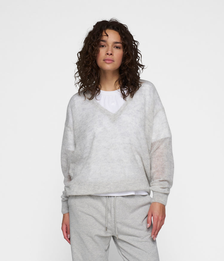 THE V-NECK KNIT SWEATER | light grey melee