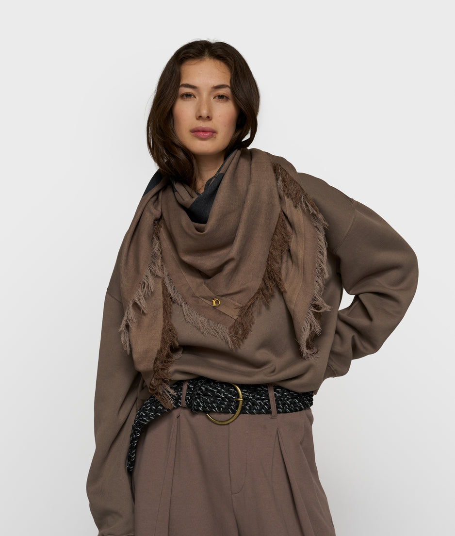 scarf love on top | moonrock