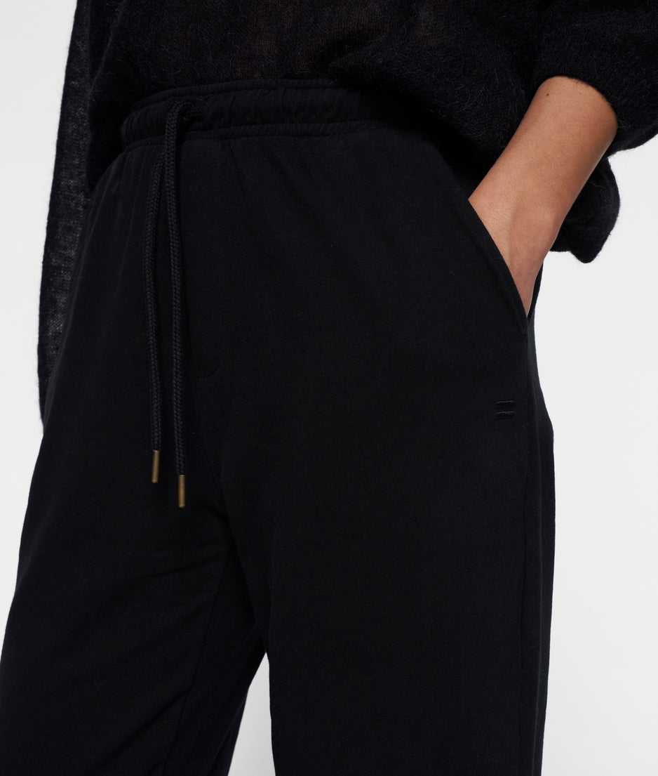 THE STRAIGHT JOGGER | black